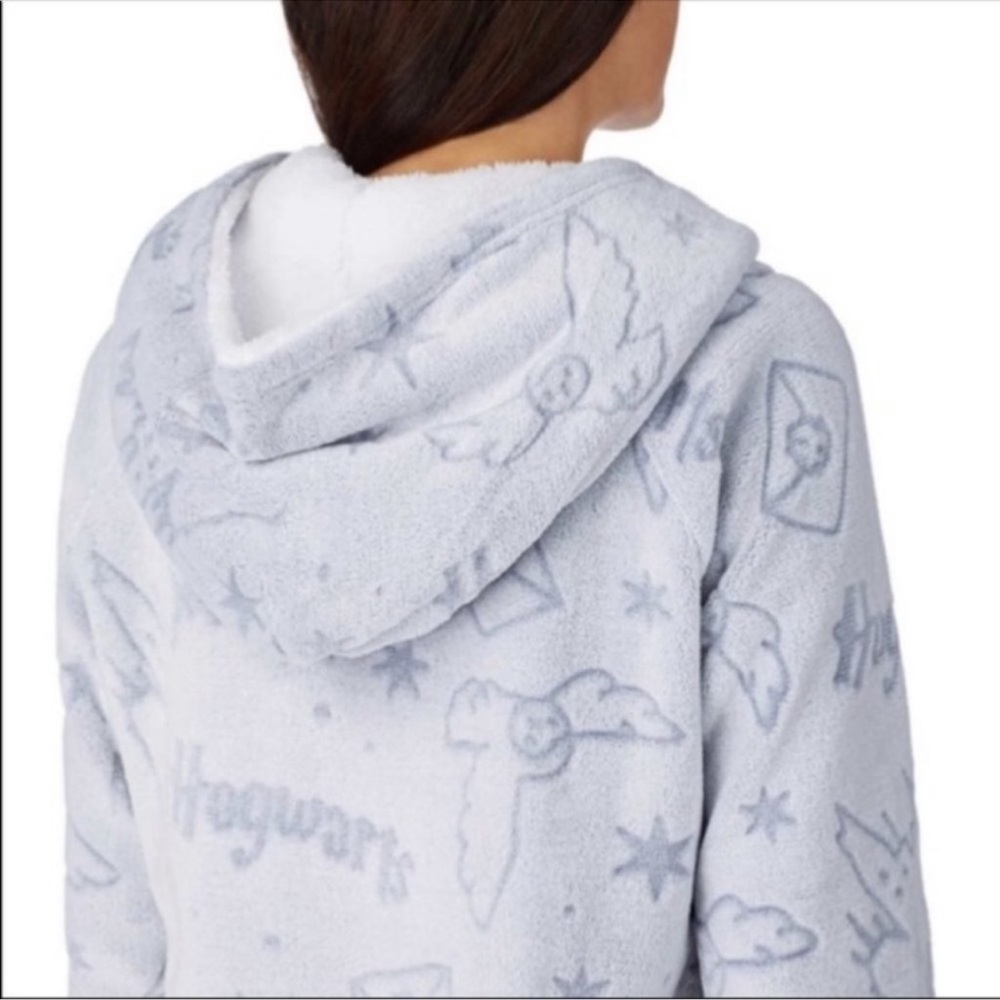 Wizarding World Of Harry Potter Light Blue Plush Snuggie - Picture 3 of 8